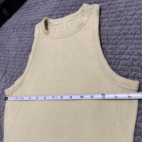 Lululemon Pistachio Green Ribbed Sleeveless Tank Top Stretchy Size M - Picture 4 of 17